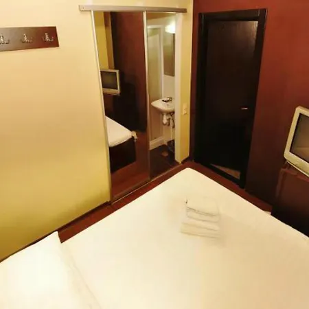зiрка Hotel